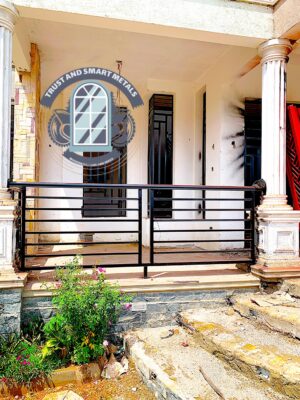 Luxury-House-Balcony
