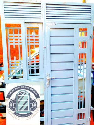 single-door-with-window