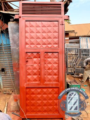 Store-rental-full-plate-door-trust-and-smart-metals